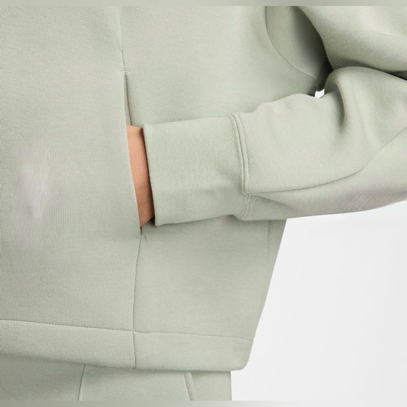 Nike Women's Sportswear Tech Fleece Oversized Hoodie FV6322-370 Size M - NWT - Picture 3 of 9